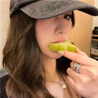 莺燕嬉春